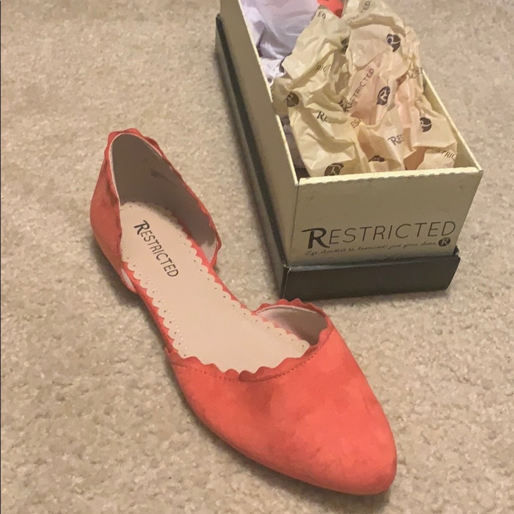 Coral ballet flats